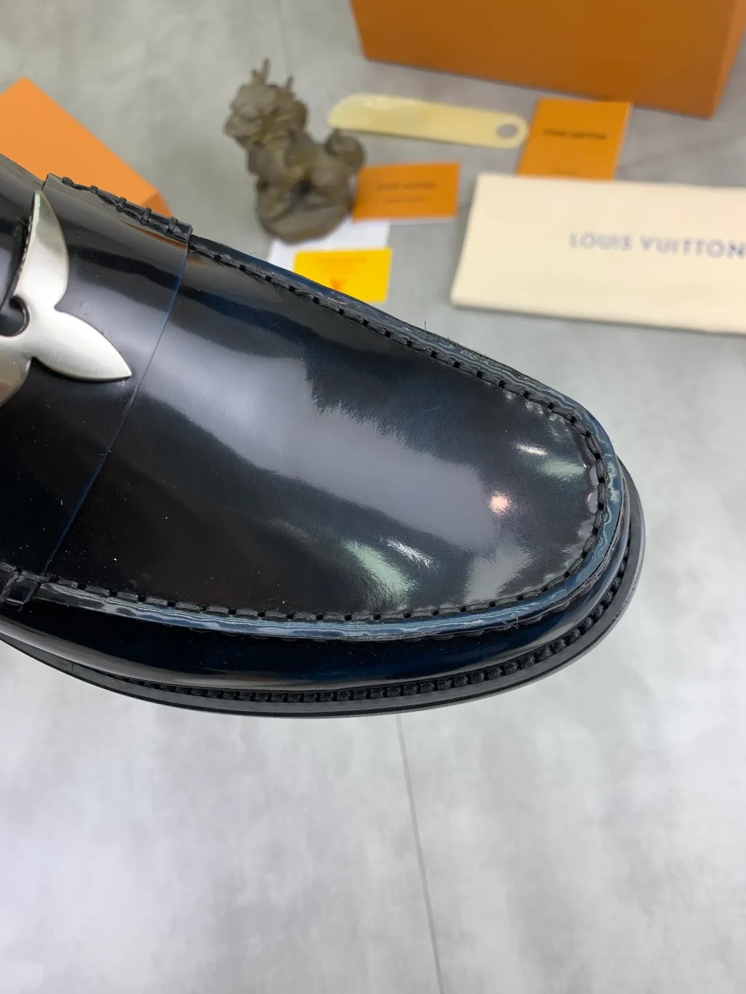 Men's men's shoes 💰P542 New style 💶[LOUIS VUITTON] Water-dyed Niuli Original order New style 🍀LV Louis Vuitton *——Top version of LV classic leather shoes! Made of imported original calfskin, original leather side strips and wear-resistant high-end rubber outsole! High quality products! Color: 3️⃣optional Size: 38-44 (45 customized)